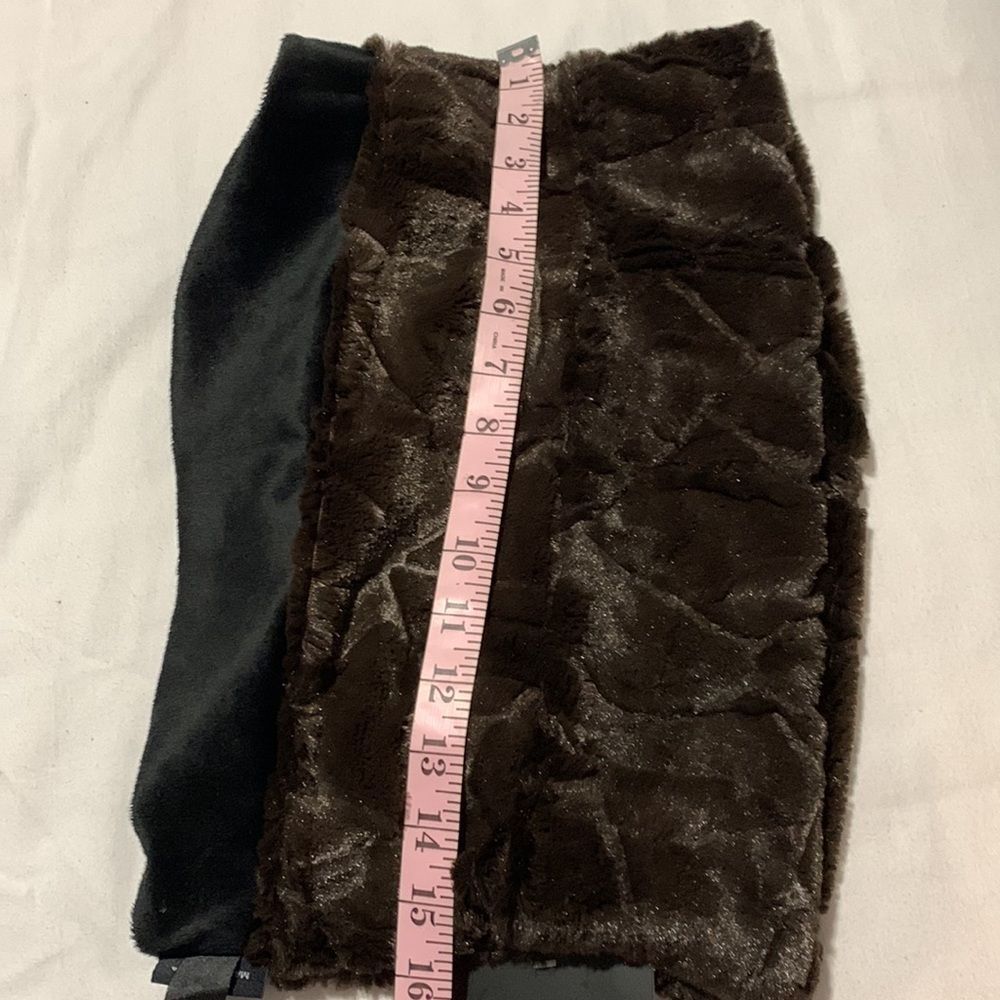 Modena Loop Scarf - Picture 7 of 11